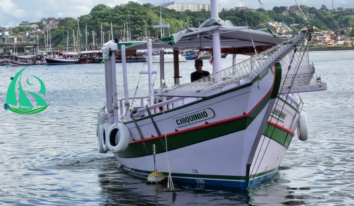 Central de Escunas - Escuna Chiquinho: Chegando no porto para atracação